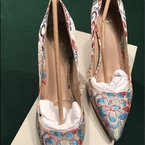 Damask pumps